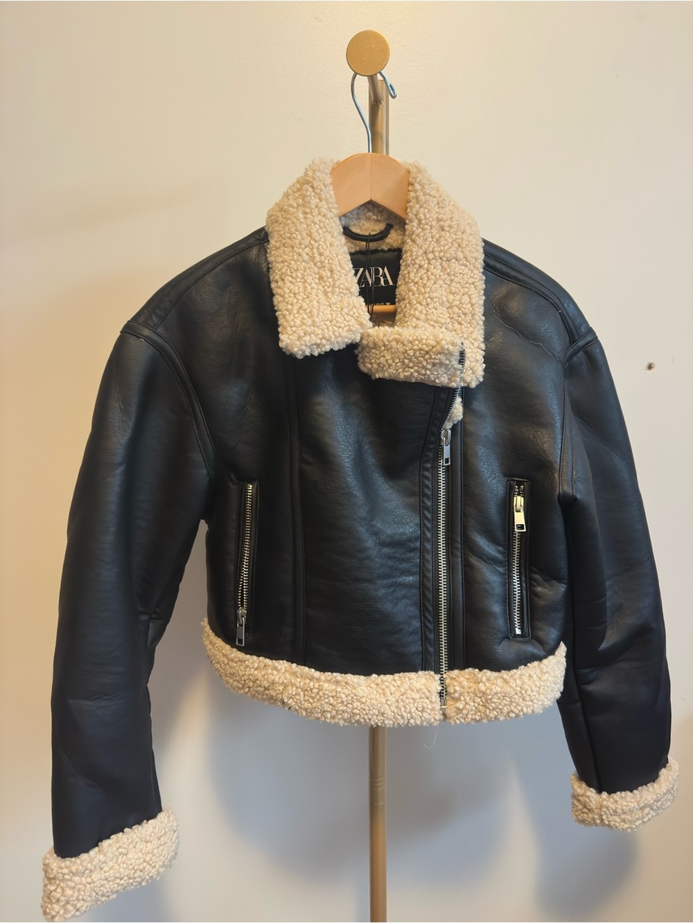Zara Faux Leather Shearling Jacket Black Tan XS Moto Biker Cropped EUC